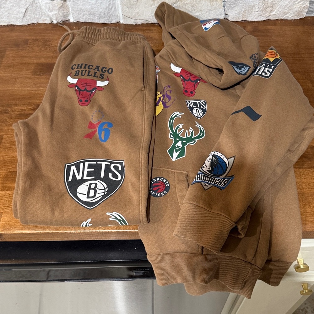 Men’s Hollister NBA Sweat Set
